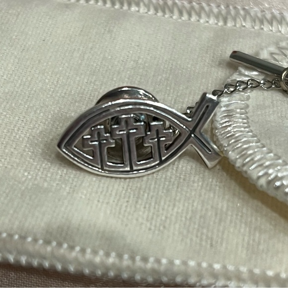 Retired James Avery 3 Crosses Of Calvary Ichthus Fish Tie Tack Lapel Pin - Picture 3 of 9